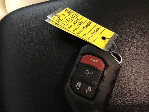 Used 2019 Jeep Wrangler Unlimited Sahara w/ Quick Order Package 24M Moab AWD/4WD image 23