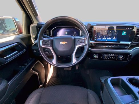 Used 2023 Chevrolet Silverado 1500 LT AWD/4WD image 6
