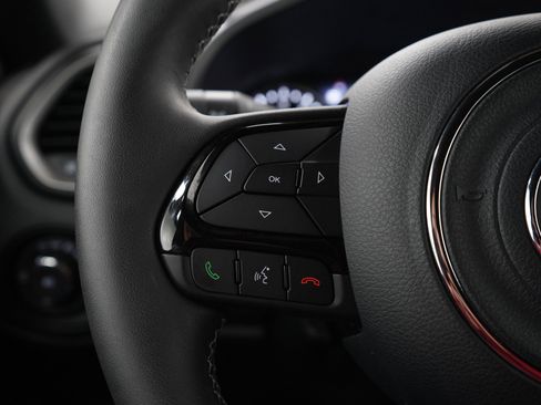 Used 2021 Jeep Renegade Latitude image 26