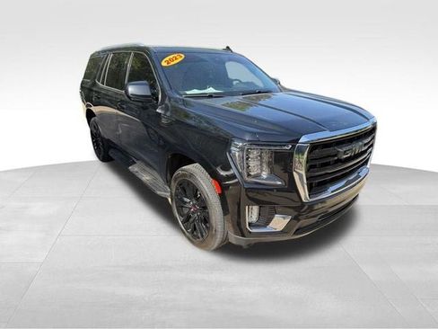 Used 2023 GMC Yukon SLE w/ Gmc Pro Safety Plus Package AWD/4WD image 3