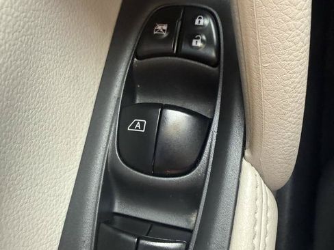 Used 2018 Nissan Rogue Sport SL w/ SL Premium Package AWD/4WD image 27