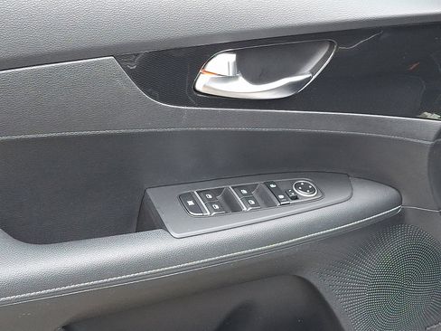 Used 2023 Kia Forte GT-Line w/ GT-Line Premium Package image 12