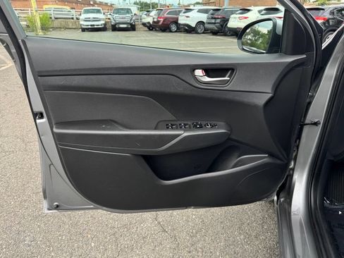 Used 2022 Hyundai Accent SE FWD image 27