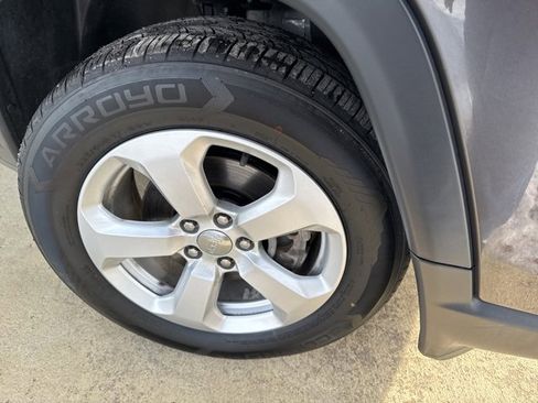 Used 2020 Jeep Compass Latitude w/ Cold Weather Group image 37