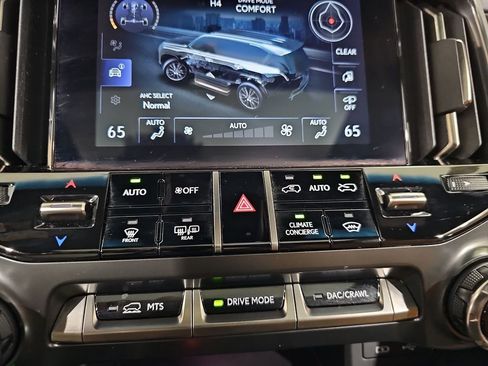 Certified 2024 Lexus LX 600 4WD w/ Luxury Package image 24