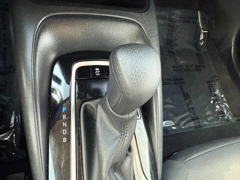 Used 2024 Toyota Corolla LE image 38