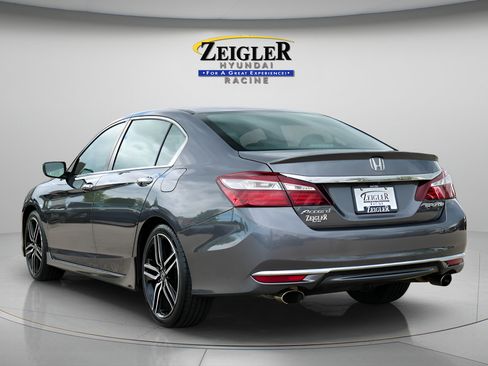 Used 2017 Honda Accord Sport image 5