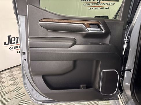 Used 2024 GMC Sierra 1500 SLE w/ Preferred Package image 20