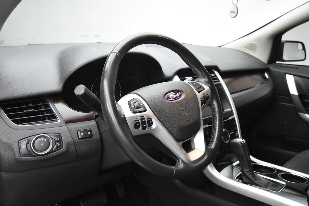 Used 2013 Ford Edge Limited FWD image 11