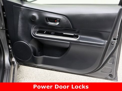 Used 2019 Toyota Prius C LE 1.5L/Electric image 32