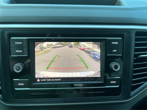 Used 2021 Volkswagen Atlas S image 32