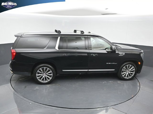 Used 2021 GMC Yukon XL Denali w/ Denali Ultimate Package RWD image 16