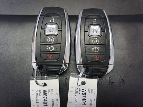 Used 2017 Lincoln MKC Premiere FWD image 15