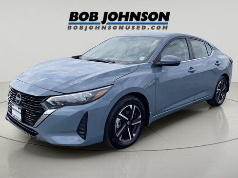 Used 2025 Nissan Sentra SV w/ All-Weather Package FWD image 3