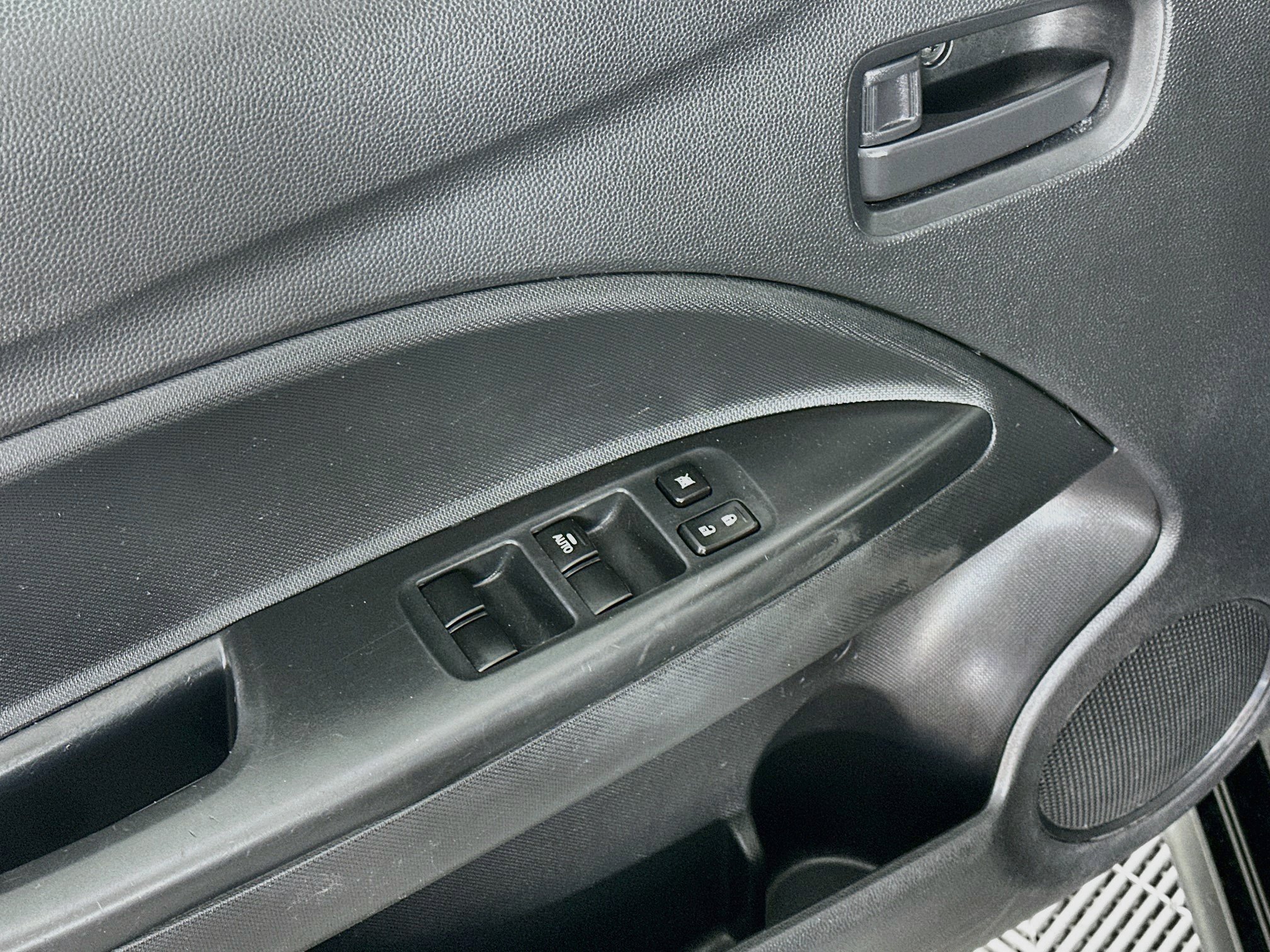 Used 2024 Mitsubishi Mirage ES FWD image 15