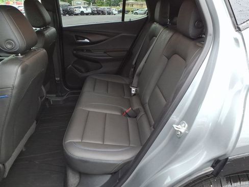 Used 2025 Buick Envista Sport Touring w/ Convenience I Package FWD image 8