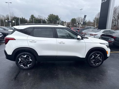 Used 2025 Kia Seltos S image 9