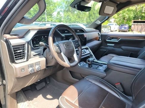 Used 2023 GMC Sierra 1500 Denali w/ Technology Package AWD/4WD image 9