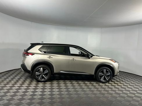 Used 2023 Nissan Rogue Platinum w/ Platinum Premium Package image 3