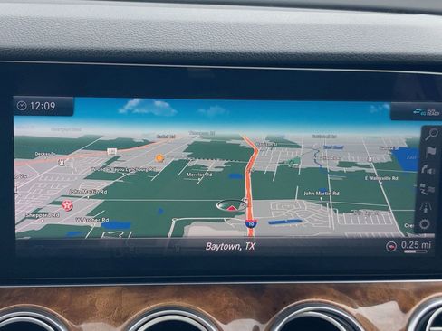 Used 2020 Mercedes-Benz E 350 Sedan w/ Premium Package image 27