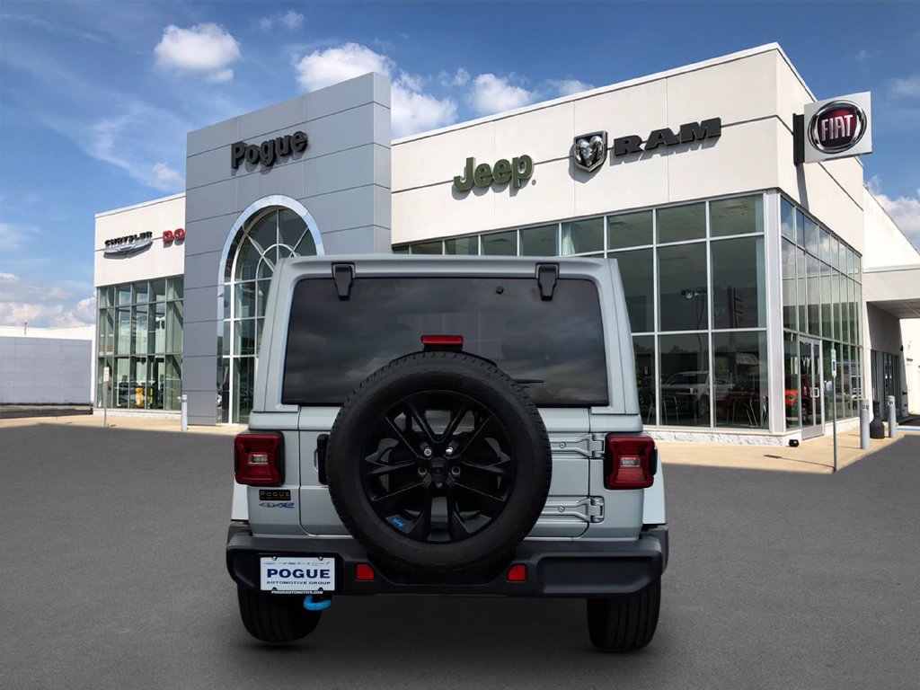 Used 2023 Jeep Wrangler Unlimited Sahara w/ Cold Weather Group AWD/4WD image 4