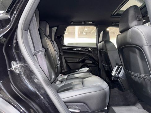 Used 2015 Porsche Cayenne S image 61