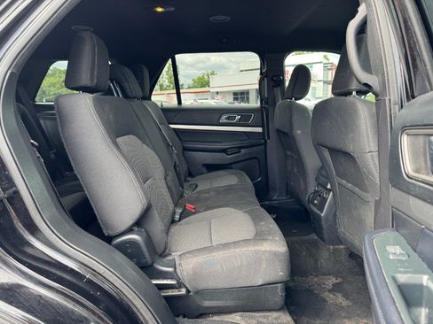 Used 2018 Ford Explorer XLT AWD/4WD image 19
