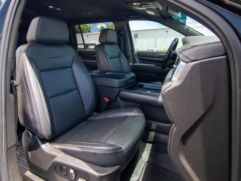 Used 2023 GMC Yukon XL Denali AWD/4WD image 22