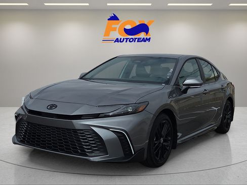 New 2026 Toyota Camry SE FWD image 1