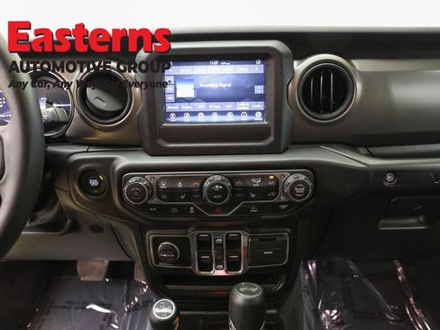 Used 2023 Jeep Wrangler Unlimited w/ Cold Weather Group AWD/4WD image 12