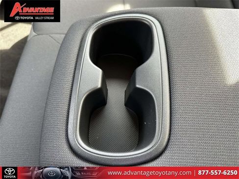 Used 2022 Toyota Corolla LE image 18