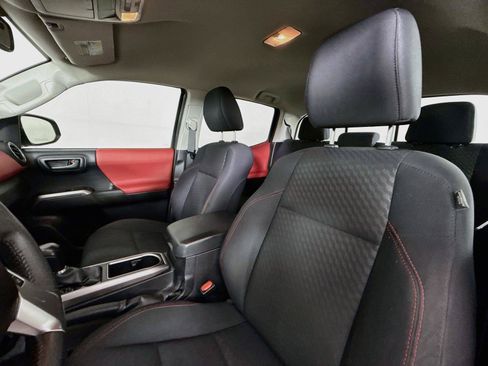 Certified 2021 Toyota Tacoma SR5 RWD image 3