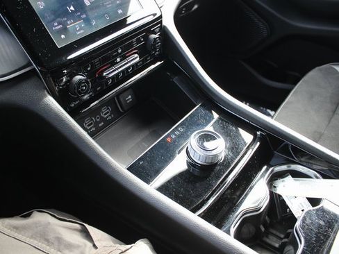 Used 2023 Jeep Grand Cherokee Altitude image 12