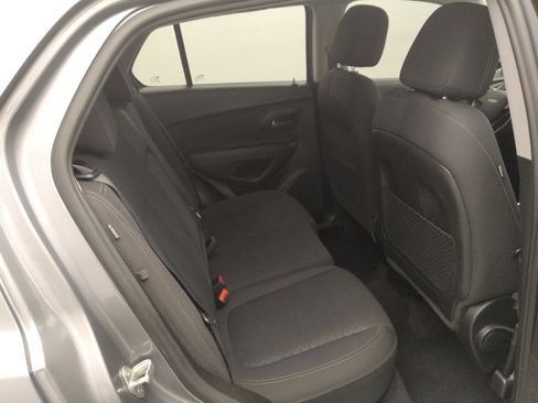 Used 2020 Chevrolet Trax LS FWD image 19