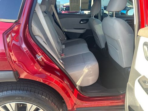 Used 2022 Nissan Rogue SV image 15