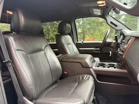 Used 2012 Ford F250 Lariat image 9