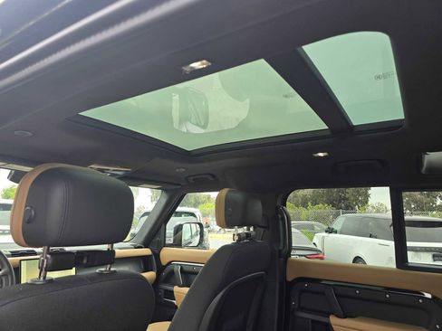 New 2025 Land Rover Defender 110 V8 image 21