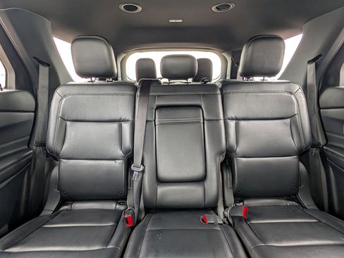 Used 2020 Ford Explorer XLT w/ Equipment Group 202A image 23