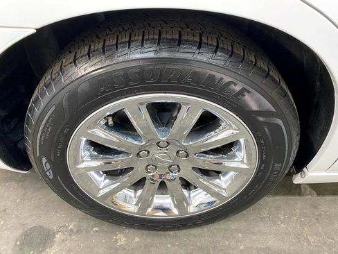 Used 2011 Chrysler 300 Limited w/ Luxury Group image 4