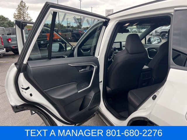 Used 2025 Toyota RAV4 SE AWD/4WD image 34
