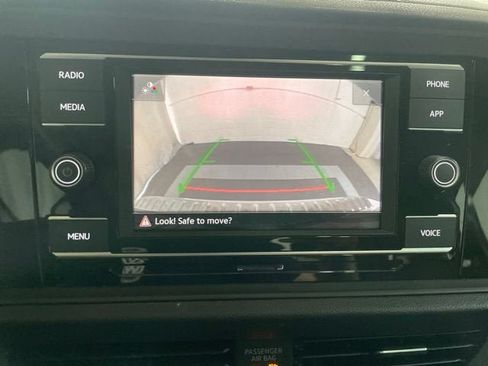 Certified 2023 Volkswagen Jetta SE w/ Panoramic Sunroof Package FWD image 21