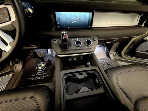 Used 2023 Land Rover Defender 90 S image 18