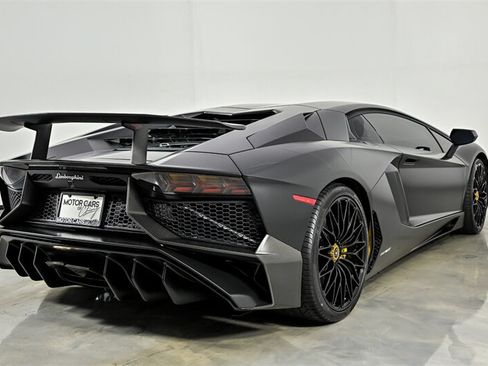 Used 2017 Lamborghini Aventador LP 750-4 Superveloce AWD/4WD image 9