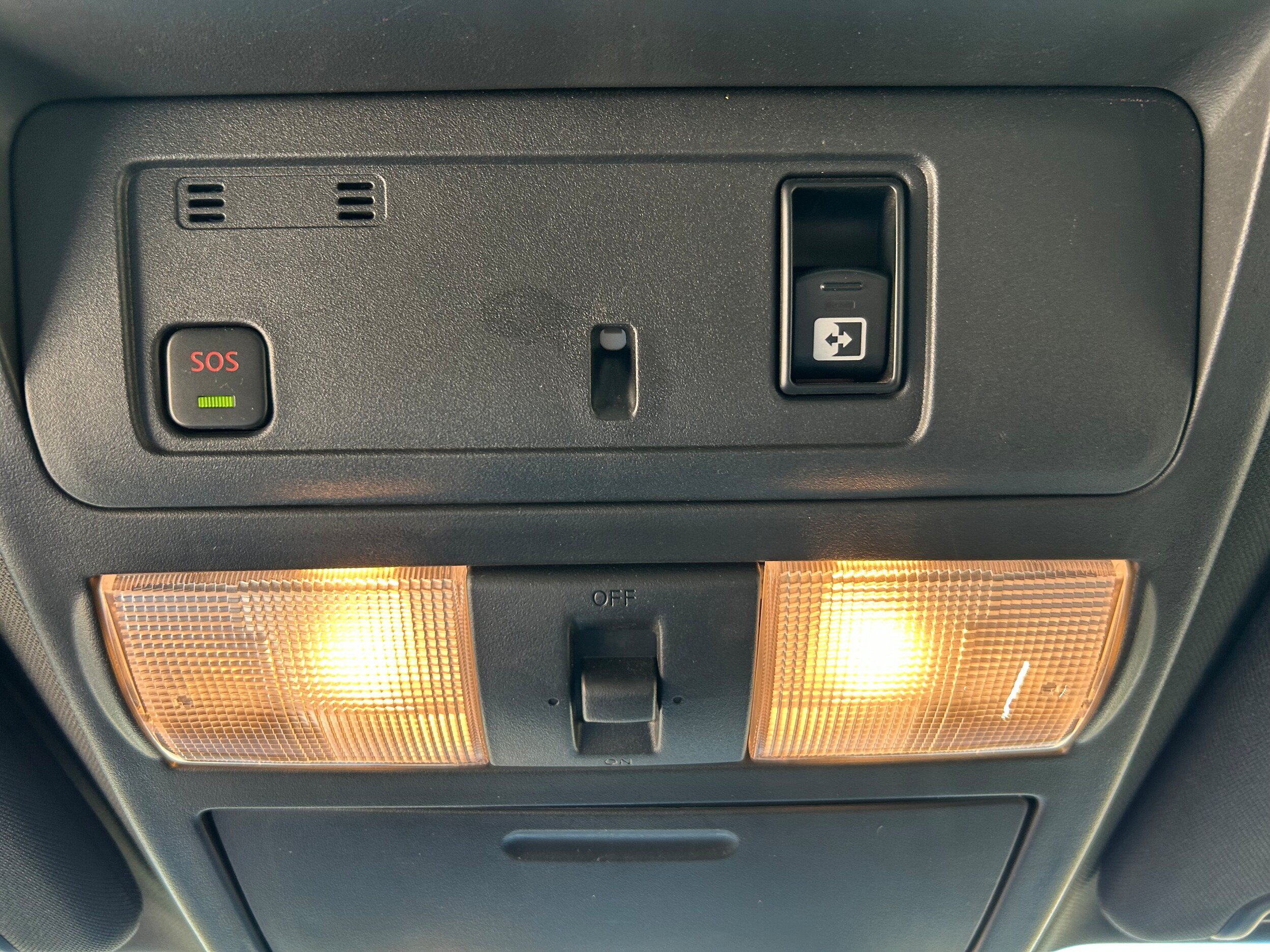 Used 2023 Nissan Titan SV w/ SV Convenience Package AWD/4WD image 25
