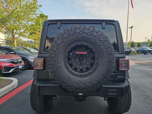 Used 2018 Jeep Wrangler Unlimited Sport S AWD/4WD image 6