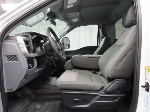 Used 2024 Ford F350 XLT image 9