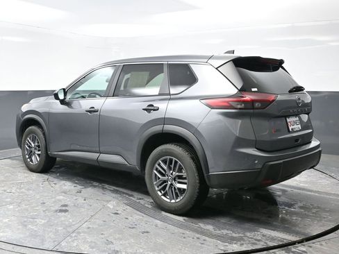Used 2024 Nissan Rogue S AWD/4WD image 10