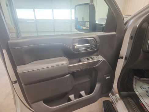 Used 2023 Chevrolet Silverado 2500 LTZ w/ LTZ Premium Package image 11