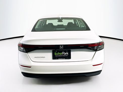Used 2023 Honda Accord EX image 7