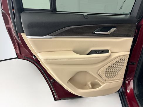 Used 2023 Jeep Grand Cherokee Limited w/ Luxury Tech Group II image 27